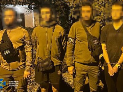 Наркозалежна та троє чоловіків підпалили три автомобілі військових, їх затримали по гарячих слідах  