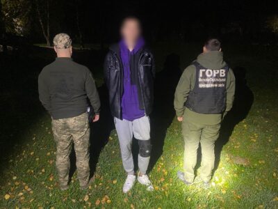 На кордоні всі ті самі: від провалу з білоруським паспортом до ризикованого запливу  