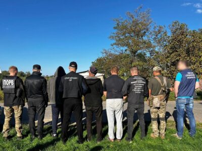 Незаконний туризм до кордону за $7 тисяч: викрили двох «таксистів» на переправленні осіб через кордон  