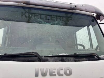 У Києві шматки ракет впали на підприємство: є пошкодження  