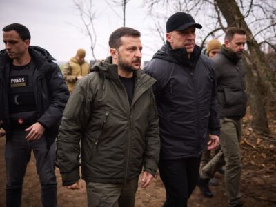 Президент на Донеччині ознайомився зі зведенням фортифікацій і провів нараду в Краматорську  