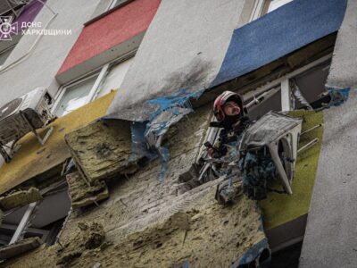 Четверо постраждалих і пошкоджені авто: деталі ворожої атаки БПЛА на Харків  