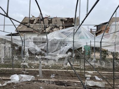 Під обстріли потрапили кілька громад на Нікопольщині: пошкоджено майно і комунікації  