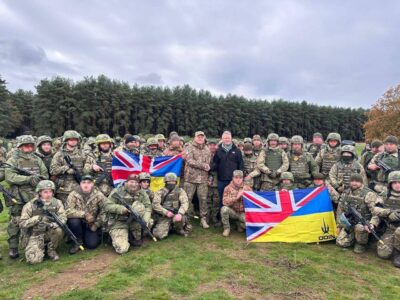 В однострої та на полігоні: Валерій Залужний відвідав тренування українських військових  