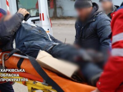 Харківщина: ворог атакував житлові будинки, адмінбудівлю та мирних жителів  