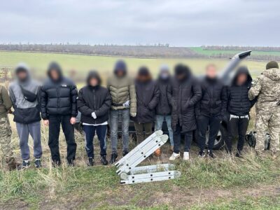 На драбині до кордону: прикордонники зірвали спробу втечі до Молдови  