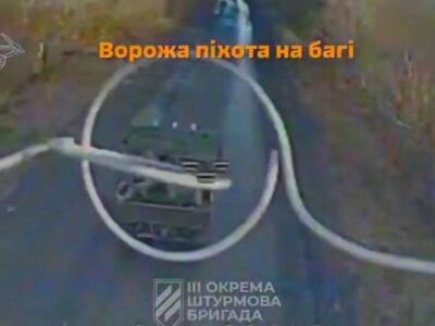 Екшн-кадри ліквідації транспорту ворога на ходу: захисники показали ефектне знищення окупантів  