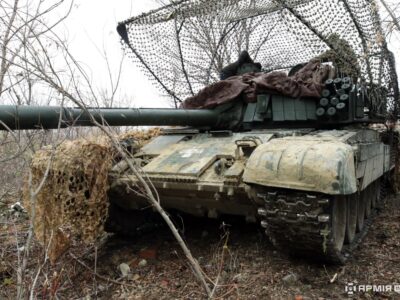 Ворог намагається накопичити резерви, тривають бої в Торецьку, Часовому Ярі та в Кураховому  