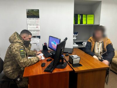 Іванка чи Іван: на кордоні викрили чоловіка, який заявляв, що він жінка  