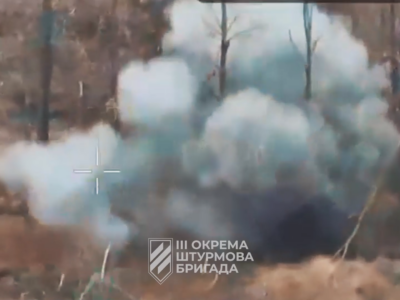 Зачистка нор — наші дронарі бомблять ворожі бліндажі на Харківщині  