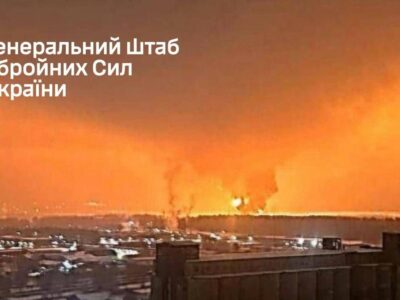 ЗСУ дарують святкові феєрверки в Брянську: горить та детонує російська нафтобаза  
