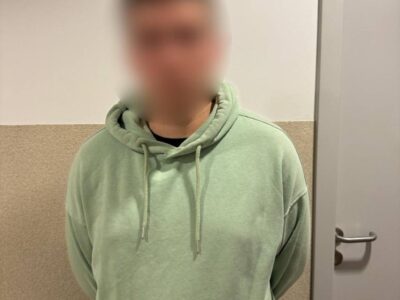 Диво на пункті пропуску: прикордонники допомогли згадати чарівній Олександрі, що він — Андрій    