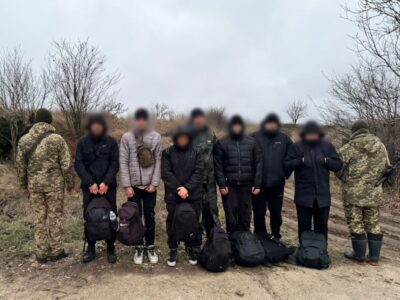 «Чудова сімка» на кордоні з Молдовою: дрон засік цікаву компанію порушників  