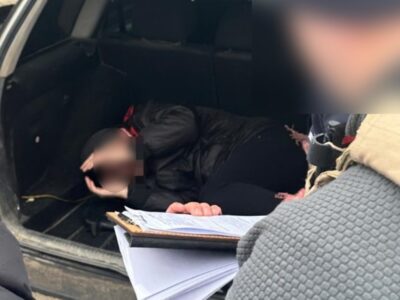 Прикордонник намагався вивезти ухилянта у багажнику свого авто  