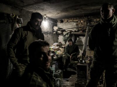 «Хлопці-дронщики на них полюють» — у Часовому Яру росіяни просуваються, маневруючи між руїнами  