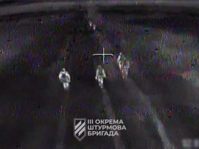 До пекла, руш! — наш дрон уразив групу російських штурмовиків, які розслабилися  