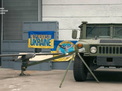 Воїни ГУР отримали новітній швидкісний дрон-невидимку Hazard  