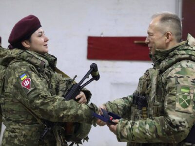 Олександр Сирський нагородив військових, які воюють на Курщині  