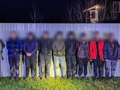 Затримували під постріли: вісім чоловіків намагалися незаконно перетнути угорський кордон  