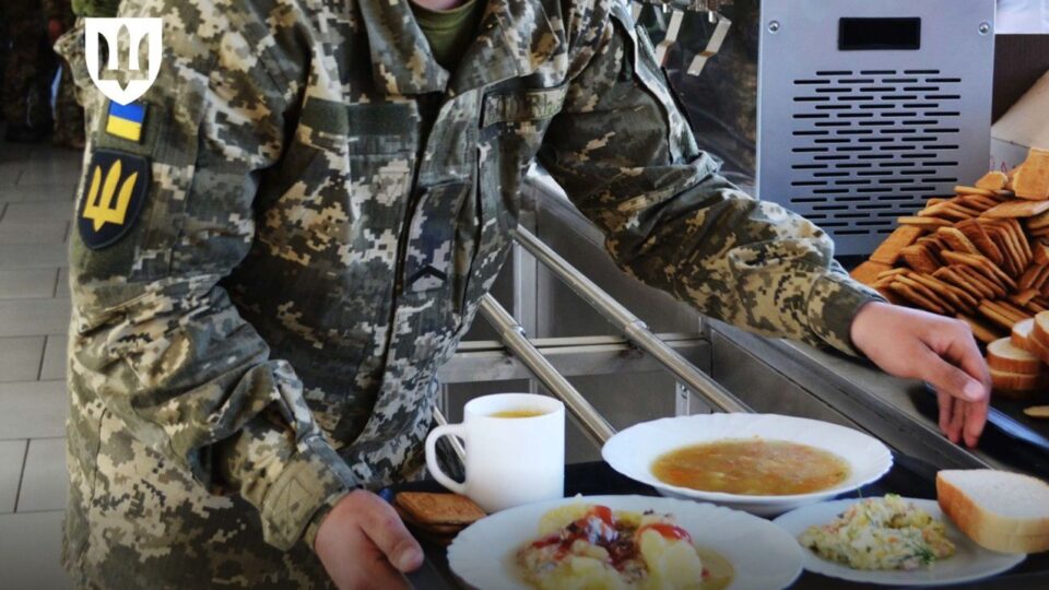 «Правила гри зовсім змінилися»: у ЗСУ розкрили деталі організації харчування для військових  