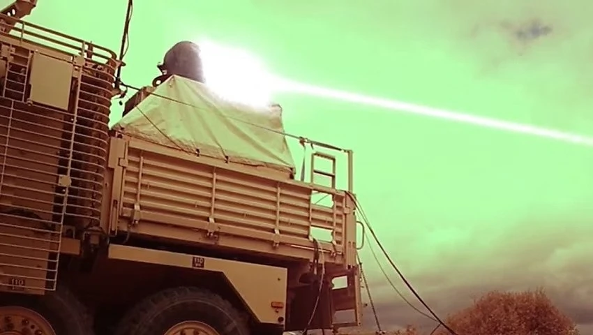 Лазерна система HEL Raytheon на бронемашині Wolfhound. Фото: RTX