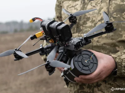 На що здатні БПЛА на оптоволокні: репортаж АрміяInform з тестування дронів  