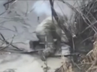 Припливли — росіяни масово знищують себе на островах Дніпра  