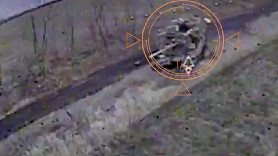 «Зупинили накат ще до його початку»: Сили оборони знищили броньовану техніку росіян