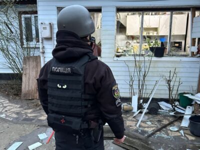 Ворожі дрони атакували Київщину, пошкоджено будинки  