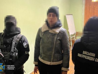 СБУ: курсантку військового вишу підозрюють у підготовці ракетного удару по казармах одногрупників  