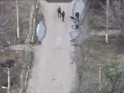 Прикриваються жінками та собаками — окупанти використовують тактику «живого щита»  