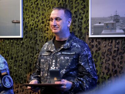 Командувач ВМС ЗСУ відвідав корабельно-катерні підрозділи: обговорив з командирами шляхи зміцнення флоту та відзначив найкращих моряків  