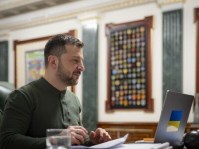 Постачання зброї та гарантії безпеки: Володимир Зеленський провів телефонні розмови з лідерами шести держав  