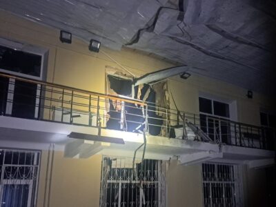 Окупанти обстріляли Нікопольщину «Градами» та артилерією: пошкоджено житлові будинки та спортшколу  