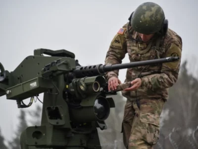 Захистити свого та уразити чужинця: бойові модулі CROWS вже не одне десятиліття залишаються актуальними  