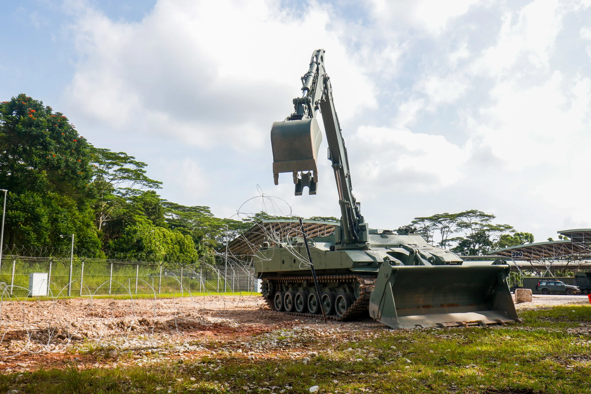 Інженерна броньована машина Hunter (HT-AEV). Фото: Asian Military Review