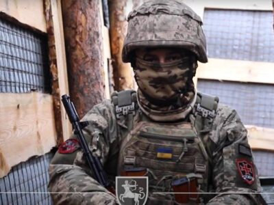 Командир з гранітним характером: історія «Джимі», який перетворився з монолітника на пілота Vampire  