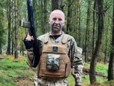 «Один проти трьох»: прикордонник «Лисий» самотужки зачистив позицію окупантів та взяв полоненого  