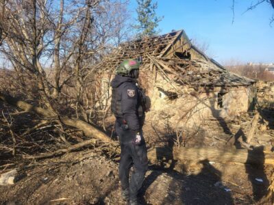 Наслідки обстрілів рф на Донеччині: пошкоджені будинки, газогін  