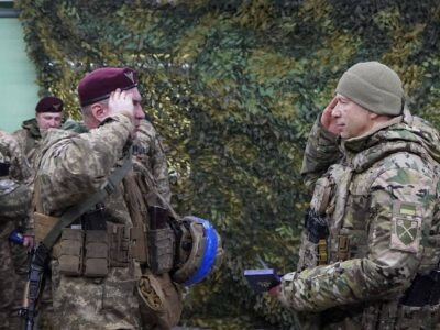 Головнокомандувач ЗСУ нагородив бійців, що воюють на Курщині  