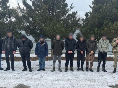 Підлітки-провідники: на Буковині фотопастка і пес викрили групу порушників кордону  