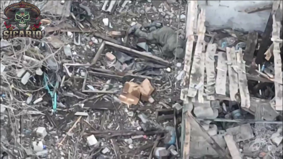 «Вони просто ломляться в Костянтинівку» — небо над містом заповнене російськими FPV та «Молніями»  