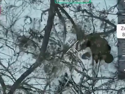 Добивають «заблукалих» — російських штурмовиків нищать скидами  