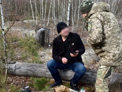 ДПСУ врятувала порушника, який заблукав серед боліт та обморозив собі ноги  