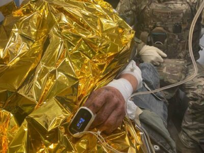 «Нам потрібна евакуаційна „броня“»: медики впевнені, що в «кілзонах» поранених мають вивозити виключно на важкій техніці  