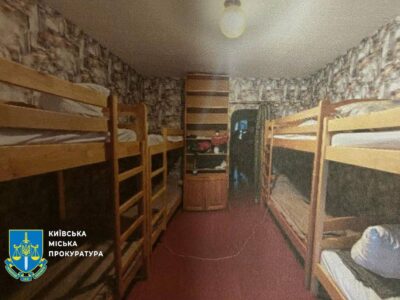 У Києві засудили до 9 років двох злочинців, які пограбували матір полоненого військового  