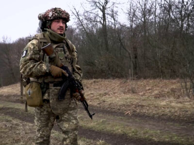 «Щоб не опускати голову потім»: 24-річний Іван про свідомий вибір контракту з ЗСУ  