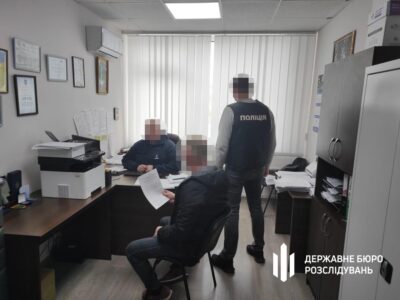 Вивозили за кордон військових, які пішли в СЗЧ: організаторам схеми загрожує 9 років тюрми