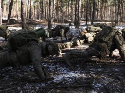 «Мотивація, щоб нарешті змінити життя» — добровольці розповіли, що отримали від проєкту «Контракт 18-24»  