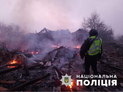 На Сумщині внаслідок російського обстрілу довелося витягати чоловіка з руїн власного будинку  